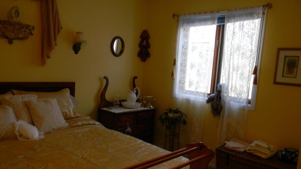 Maple Woods Casselman Room photo